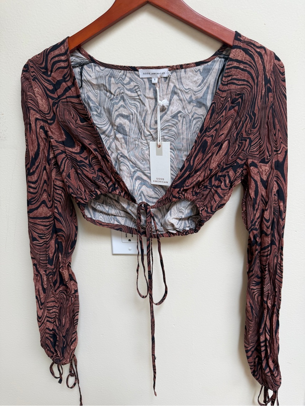 Good American Rust and Black Marble Tie-Front Long Sleeve Crop Top